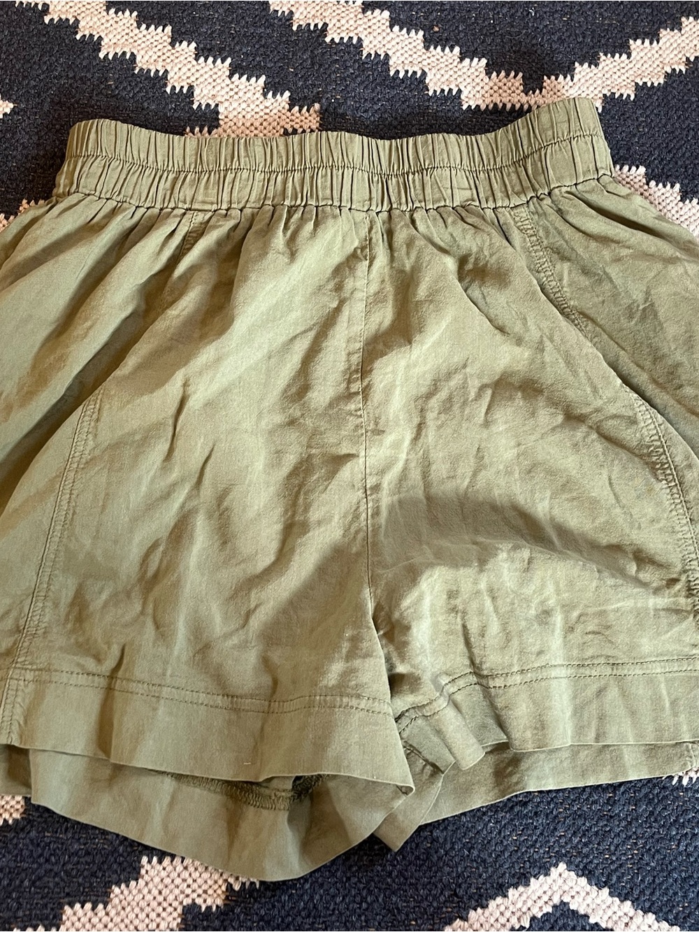 Carly Jean Los Angeles Olive Green Women’s Casual Elastic-Waist Shorts